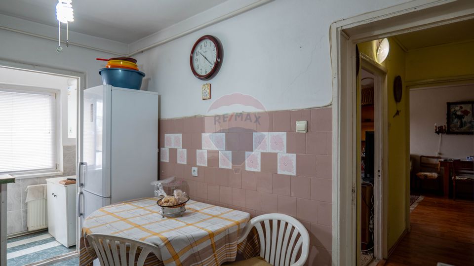 Vanzare apartament 4 camere, decomandat, Breaza, Aleea Parcului