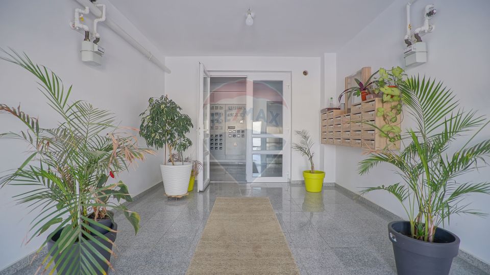 REZERVAT! Penthouse cochet, 3 camere, terasă mare, langă aeroport