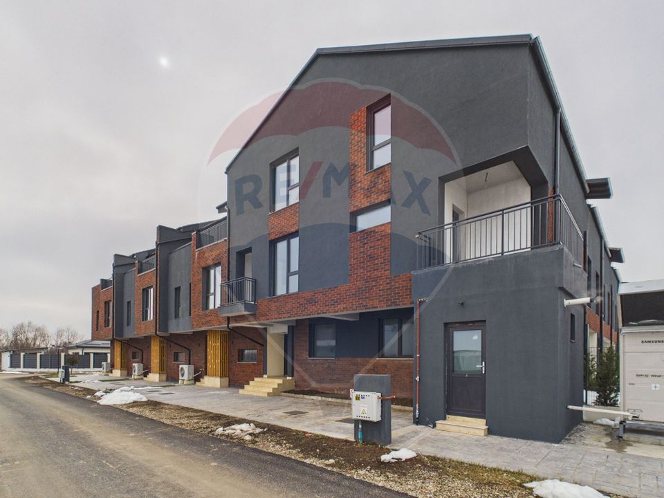 4 room House / Villa for sale