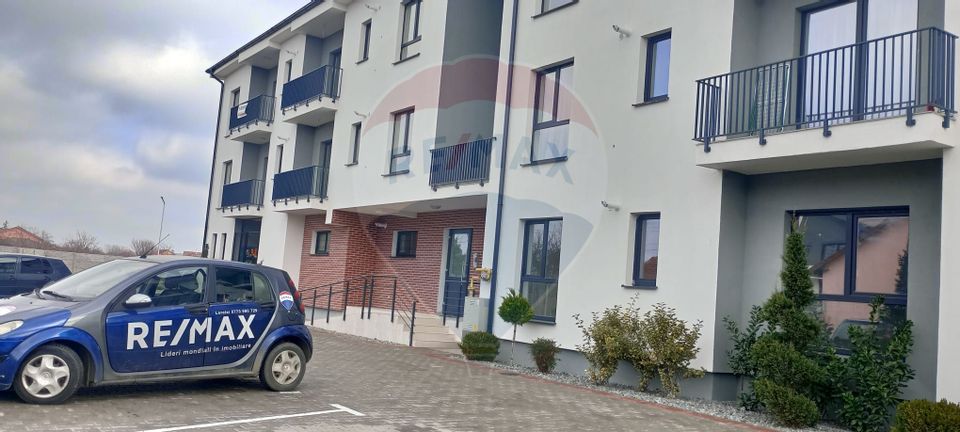 Apartament cu 3 camere de vânzare în zona Gradiste