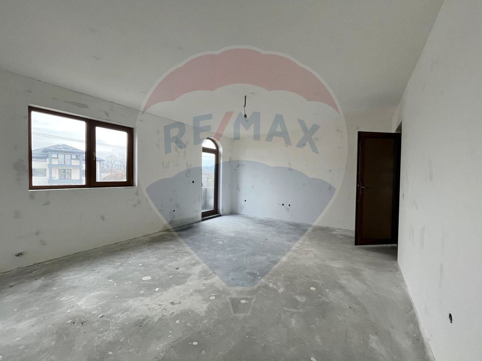 Investitie/Vanzare-  Vilă cu 5 camere la 45 minute de Bucuresti