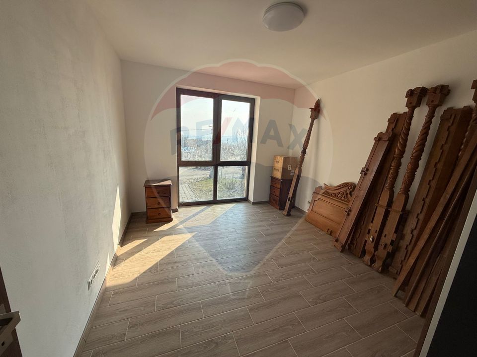 4 room House / Villa for sale, Podgoria area