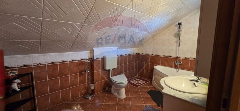 8 room House / Villa for sale, Central area