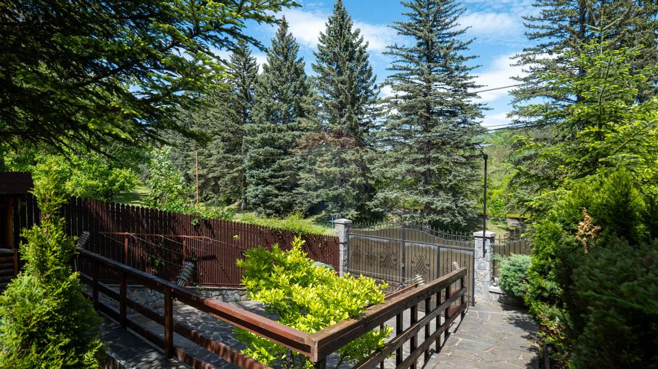 Oferta - vanzare pensiune 10 camere si casa de vacanta, Slanic Prahova