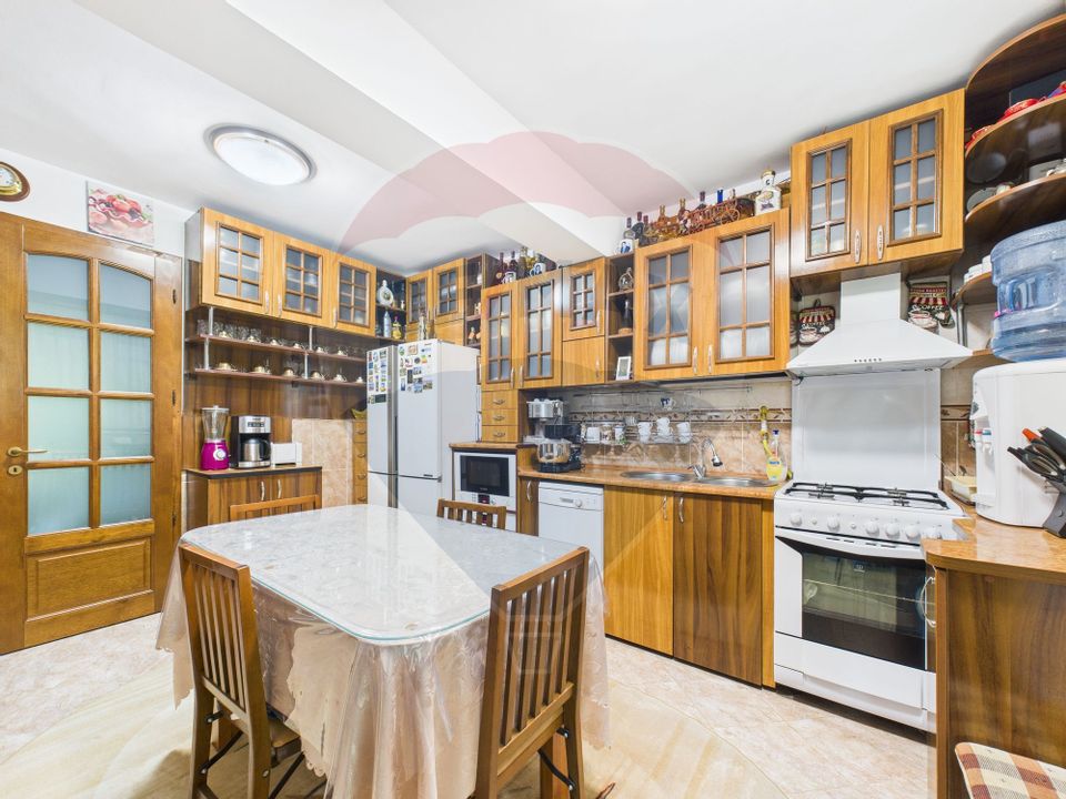 10 room House / Villa for sale, Central area