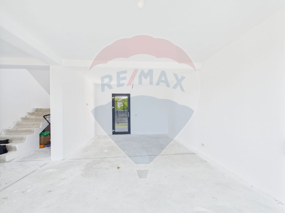 4 room House / Villa for sale