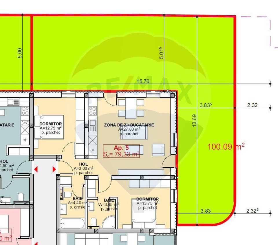 Apartament 3 camere de vânzare + loc de parcare si curte de 100mp