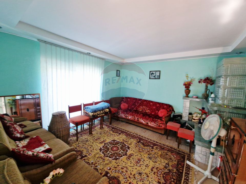 6 room House / Villa for sale