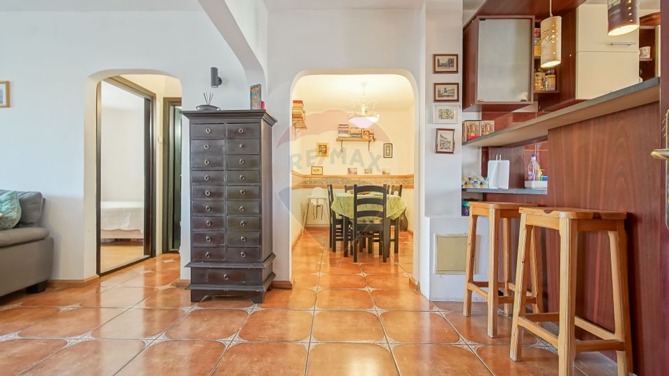 De vanzare 4 camere Racadau-zona Parcul Trandafirilor