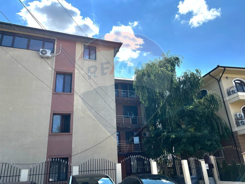Apartament cu 6 camere de vânzare în zona Fundeni