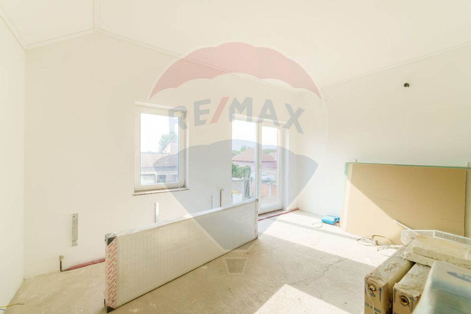 4 room House / Villa for sale, Confectii area