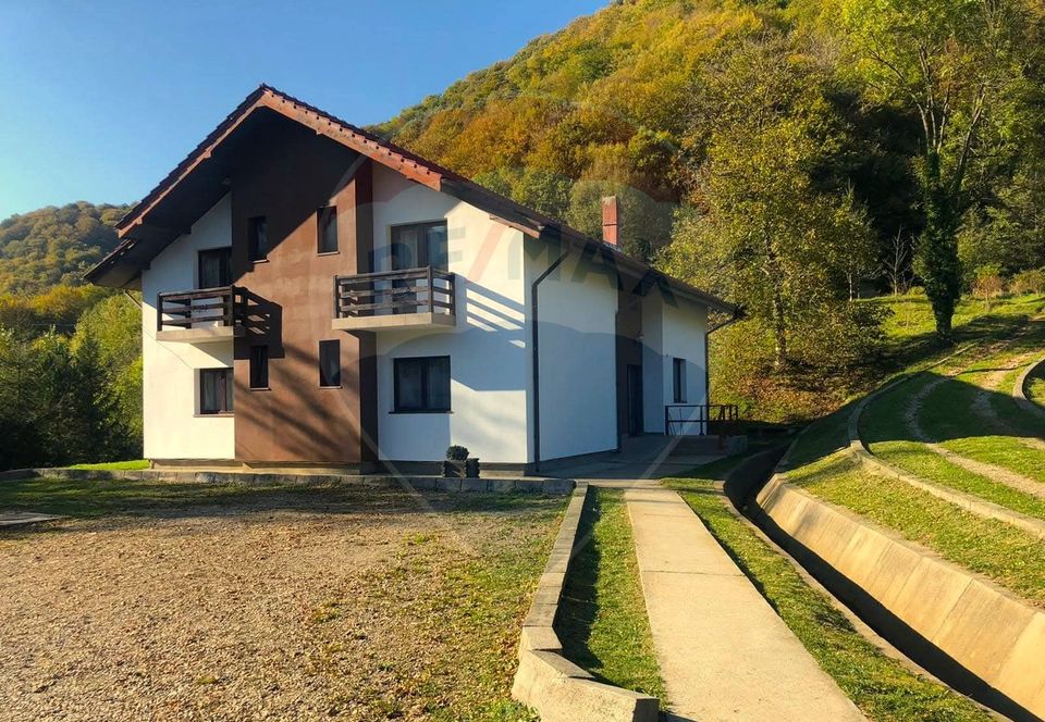 25 room Hotel / Pension for sale, Periferie area