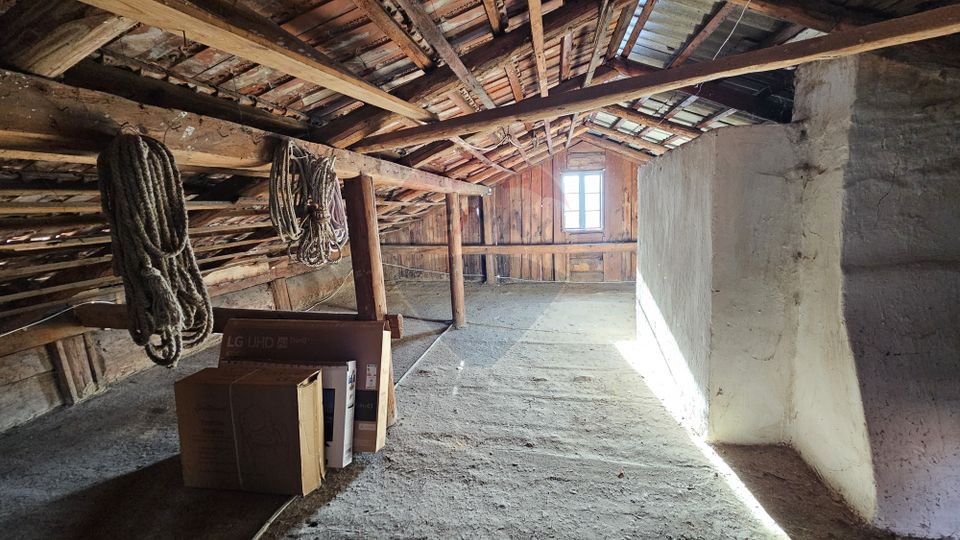 Casă / Vilă cu 3 camere de vânzare-Cacica-Suceava