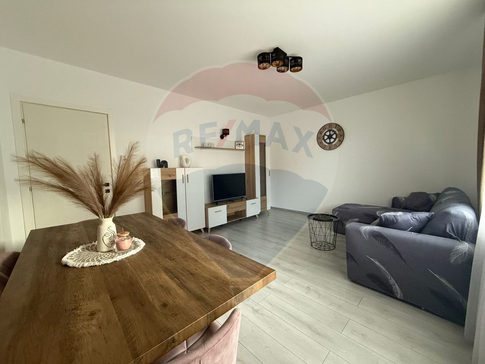 Apartament cu 3 camere, 2 bai și loc de parcare