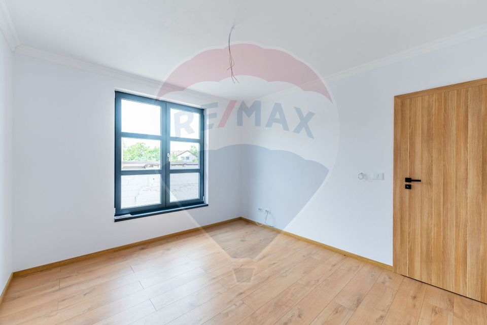Casă elegantă și spațioasă – în complex privat, zona centrală Arad