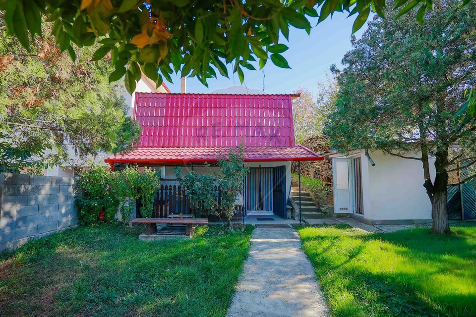 De vânzare casă cu 2 camere și teren 472 mp, Str Valea Frumoasă