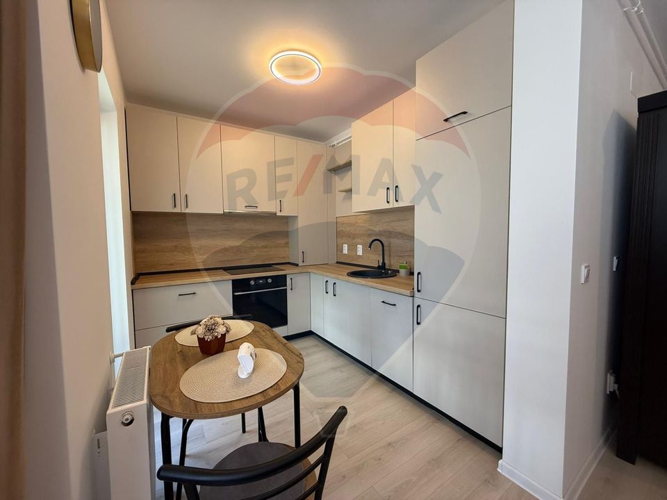 Apartament de lux cu 3 camere de închiriat