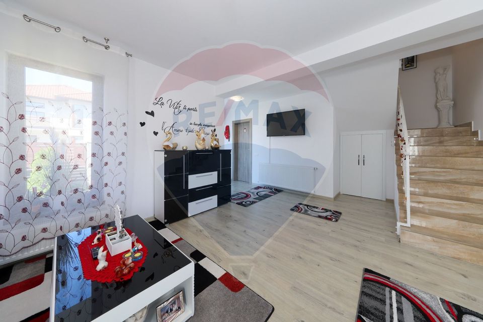 Vila mobilata modern, piscina, zona de interes Ghimbav!