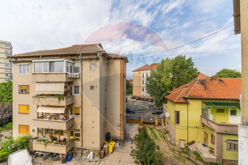 Apartament cu 3 camere decomandat, situat pe malul Mureșului, Arad