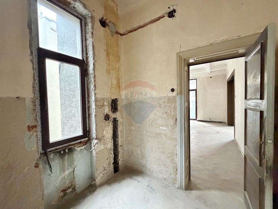 Un apartament cu poveste, în inima Bucureștiului interbelic