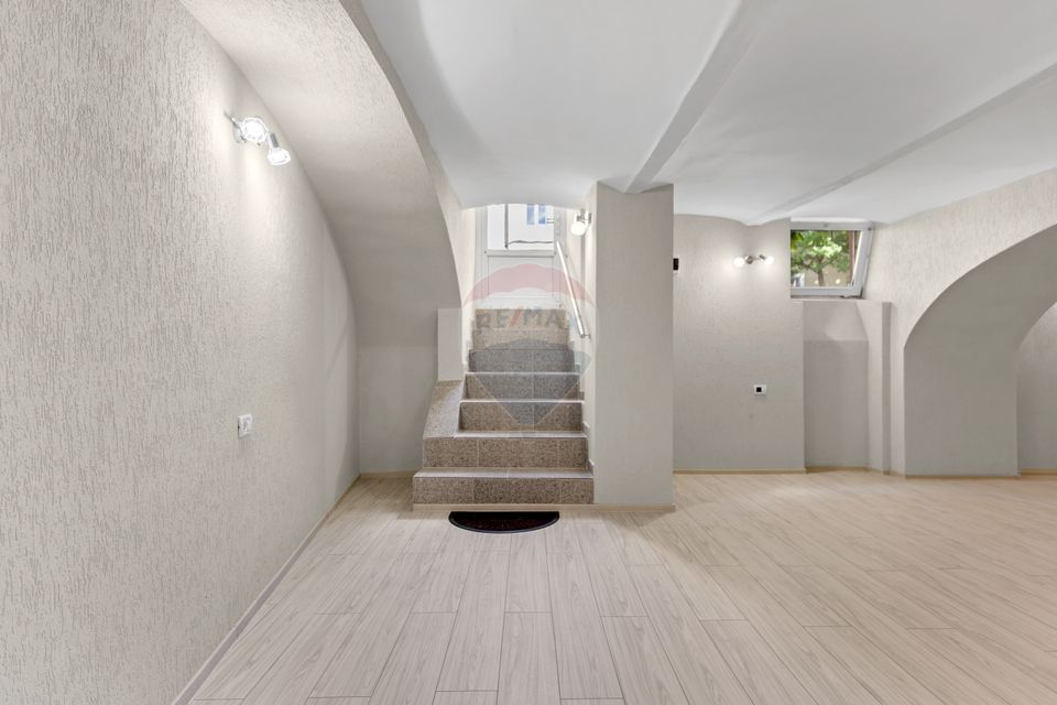 56sq.m Commercial Space for sale, Central area