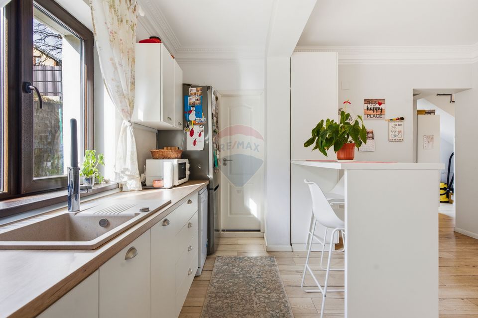 9 room House / Villa for sale