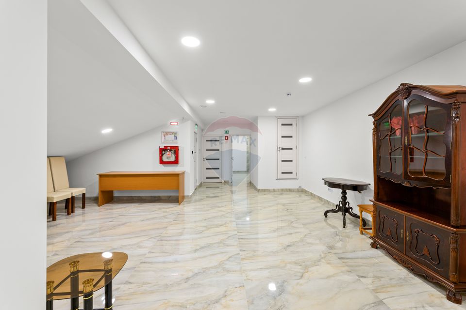 Spațiu comercial de închiriat la mansarda