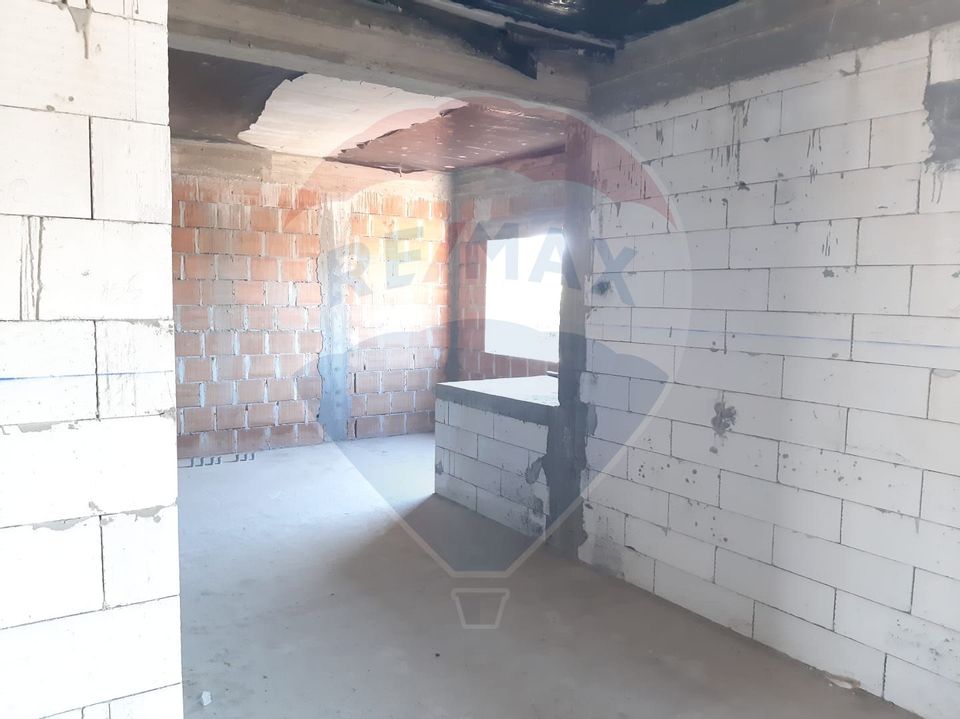 8 room House / Villa for sale