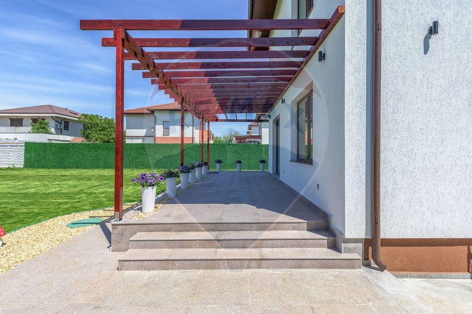 Vilă frumoasa cu 5 camere, 700 mp currte si pompa de caldura - Saftica