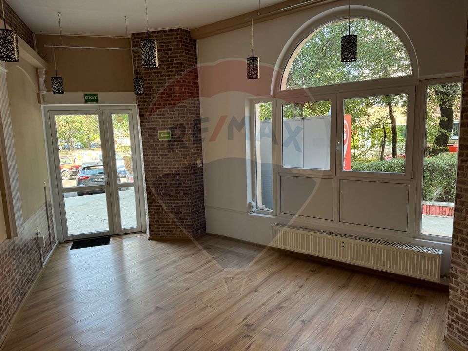 155sq.m Commercial Space for rent, Centrul Civic area