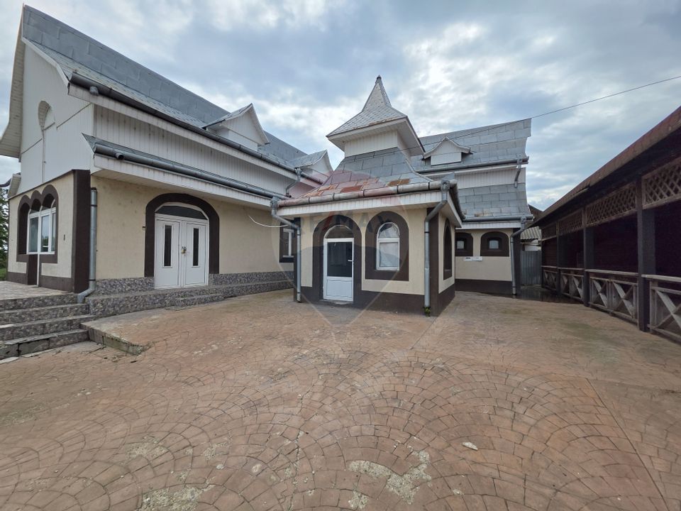 De vânzare proprietate unicat în Sascut - Bacău