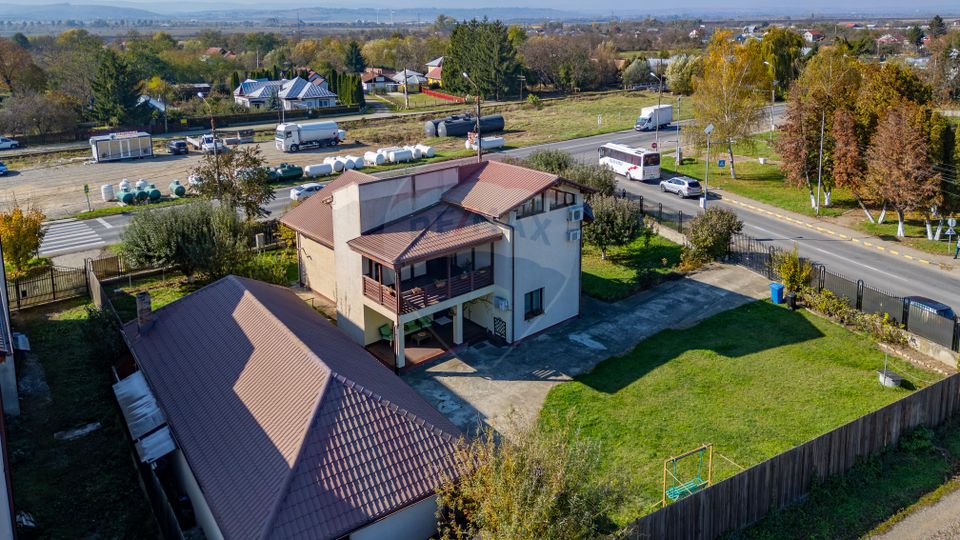 Vilă cu 7 camere de vânzare în zona Centrală Orașul  BUHUȘI