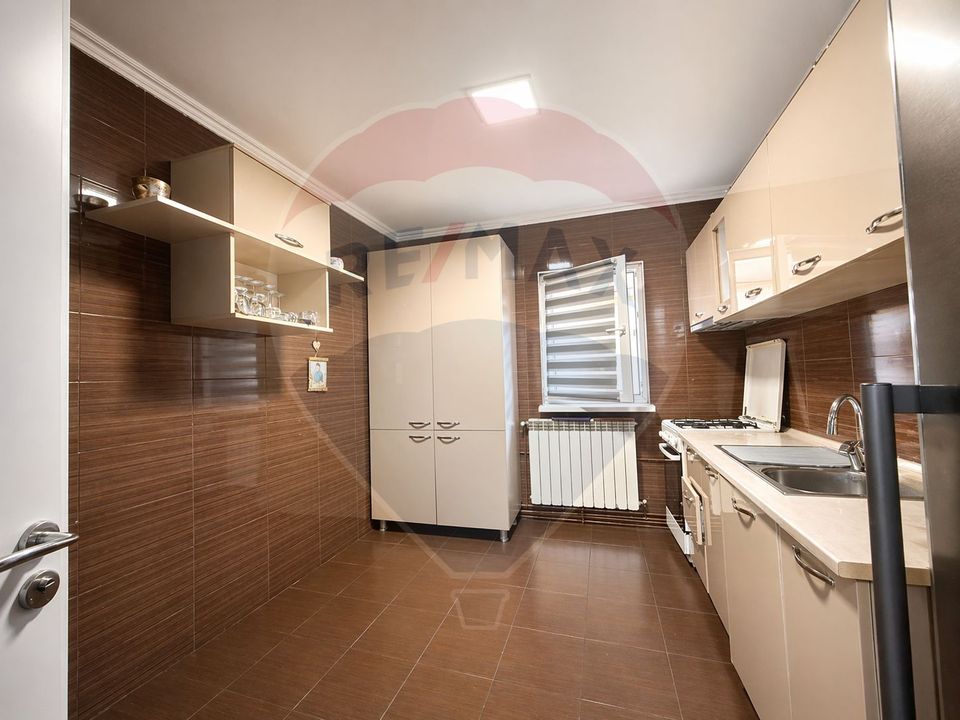 Apartament cu 3 camere de vânzare în zona Orizont - Bacau