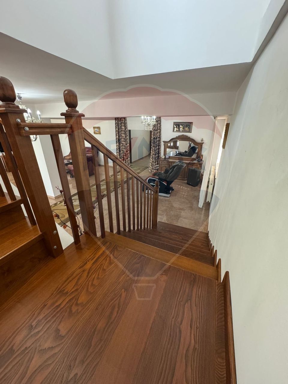 6 room House / Villa for sale