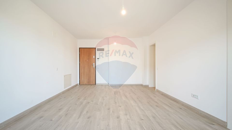 Garsoniera decomandata, 40 mp utili, etaj 1 | ROKMAN | Zona Tractorul