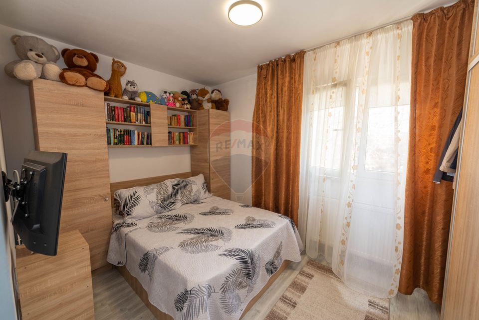 Apartament semidecomandat cu 2 camere de vanzare str Becatei Salajan