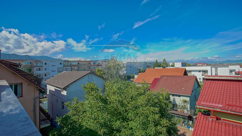 !! VANDUT !!  Apartament spațios, terasă proprie, Tractorul, Brașov