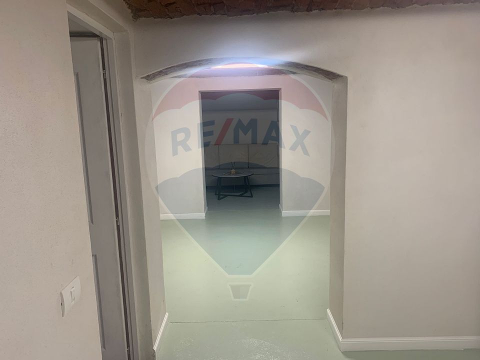 Spațiu comercial de închiriat 40 mp, în zona Decebal