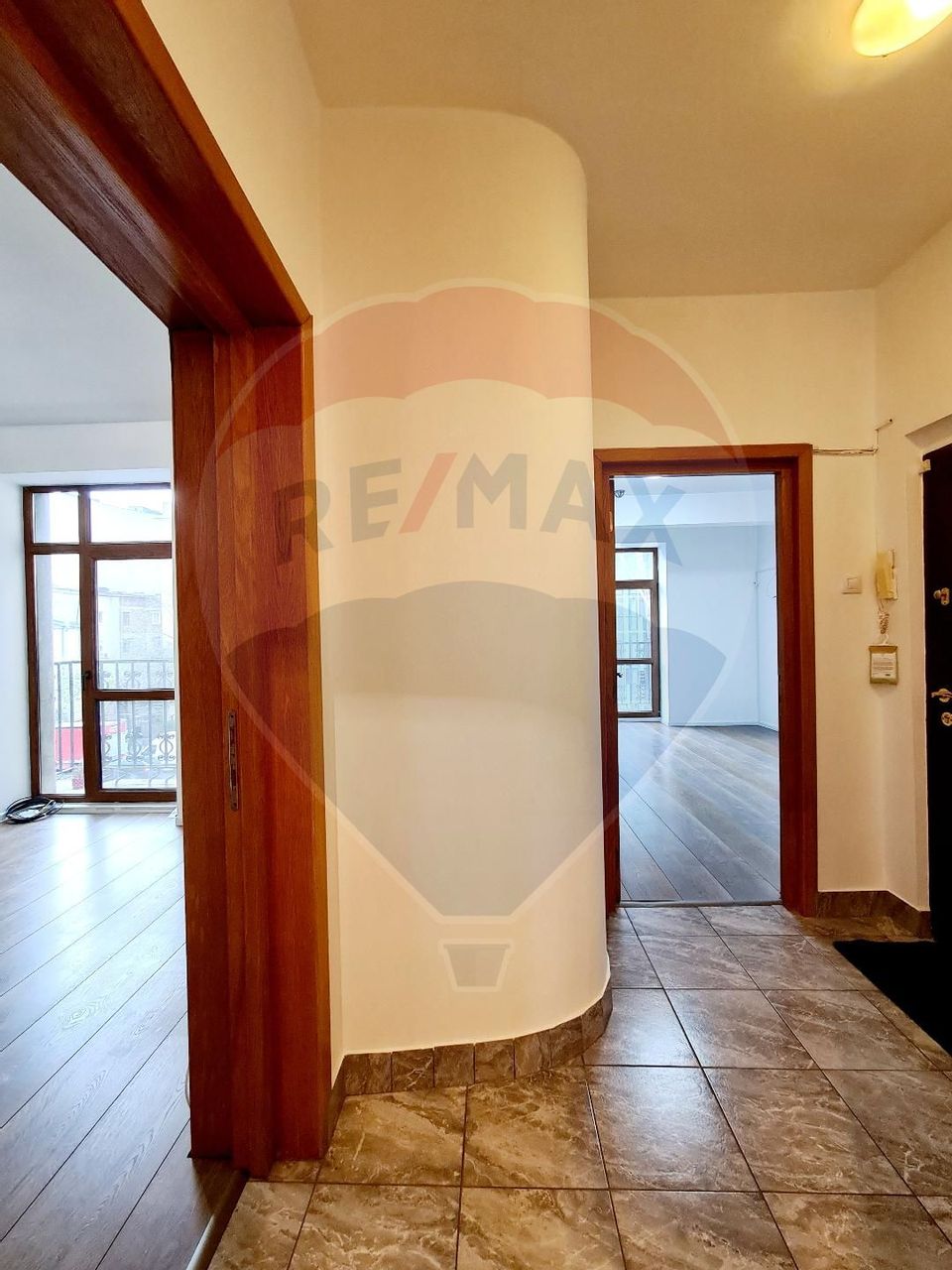 2 rooms apartment detached Iancu de Hunedoara Special building