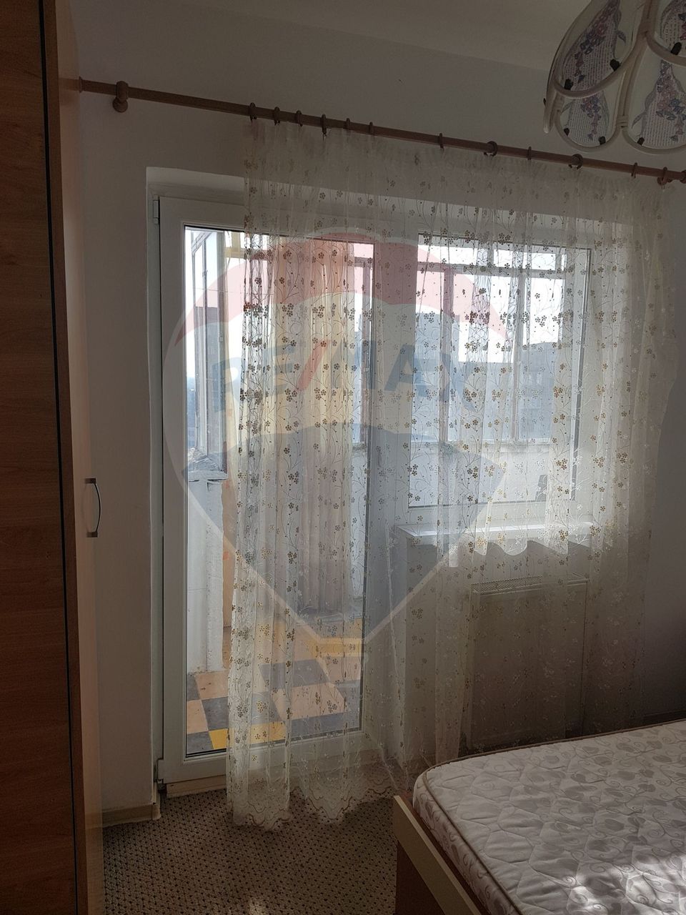 Apartament cu 4 camere de închiriat în zona Aurel Vlaicu