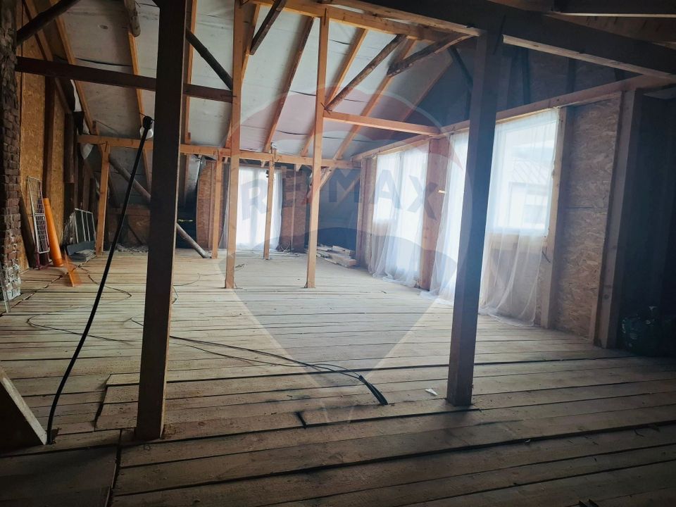 6 room House / Villa for sale, Est area