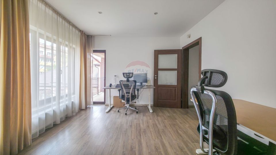 Casa cu 5 camere de inchiriat Gheorgheni, Garaj, Teren 400mp