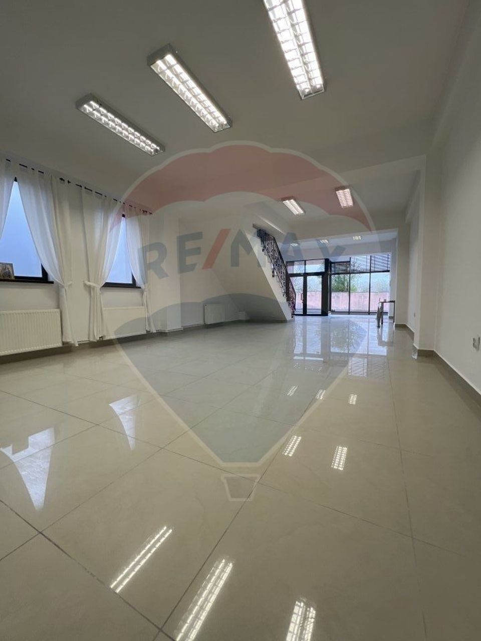 490sq.m Commercial Space for rent, Casa de Cultura area