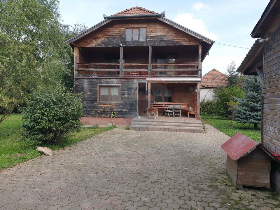 Casa de vacanta in com Recea, jud Brasov, teren 691 mp