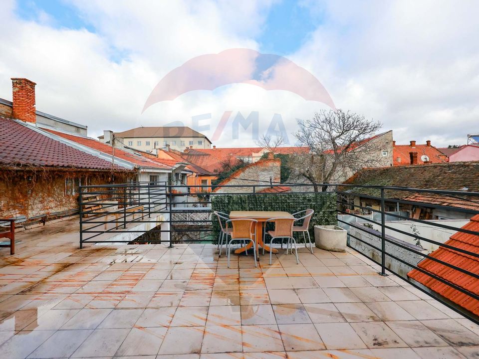 10 room House / Villa for sale, Central area