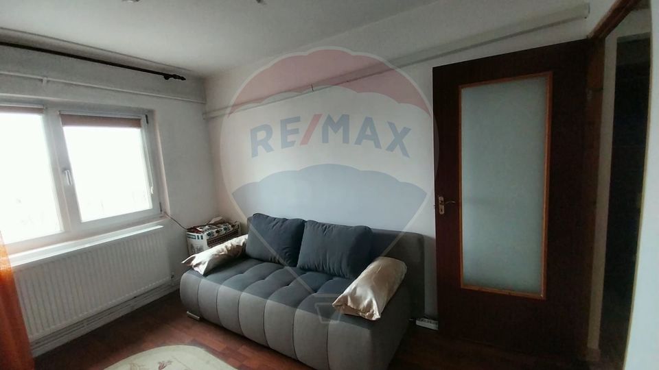 Apartament cu 3 camere decomandate în Lapus-Decebal