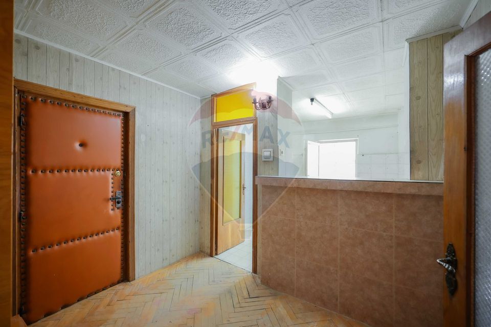 De vânzare – Apartament 2 camere, parter înalt, triplă orientare