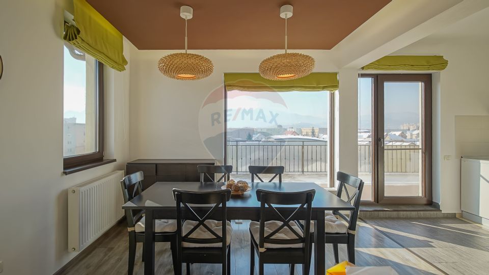 De vanzare penthouse in Tractoru, 3 camere, mobilat si utilat