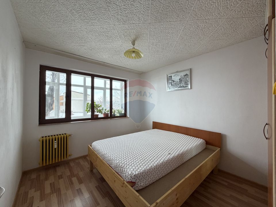 Apartament cu 3 camere de închiriat în zona Giulesti
