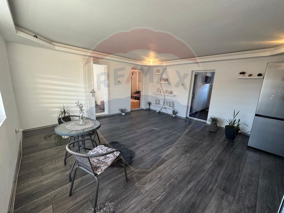 Casă / Vilă cu 7 camere de vânzare în zona Central